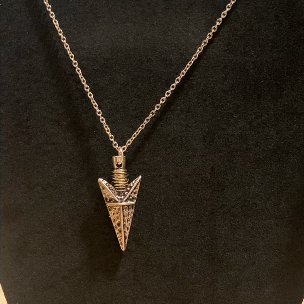 Silver Arrowhead Pendant Necklace
